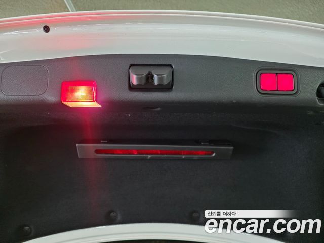 Mercedes-Benz E-Class 2017 — photo 6