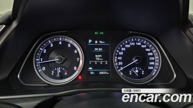 Hyundai Sonata 2022 — photo 11
