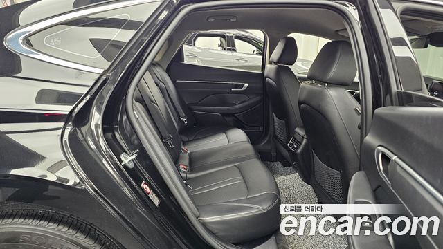 Hyundai Sonata 2022 — photo 17