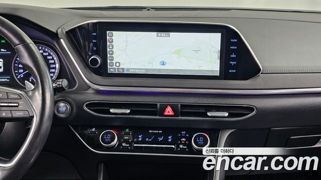 Hyundai Sonata 2022 — photo 23