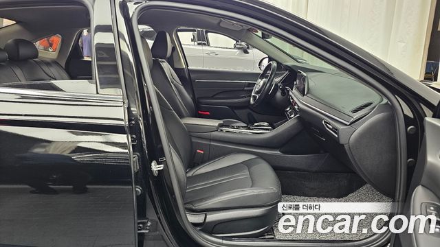 Hyundai Sonata 2022 — photo 16