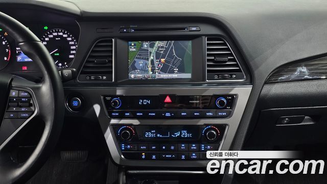 Hyundai Sonata 2015 — photo 17
