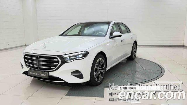 Mercedes-Benz E-Class 2026 — photo 1
