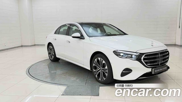 Mercedes-Benz E-Class 2026 — photo 8