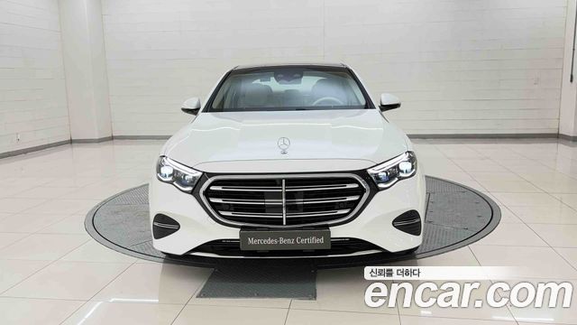 Mercedes-Benz E-Class 2026 — photo 9