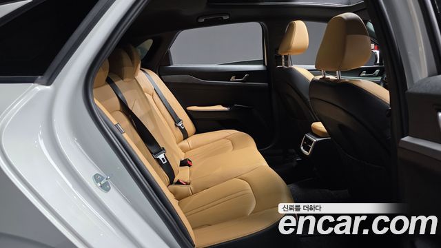 Kia K5 2022 — photo 17