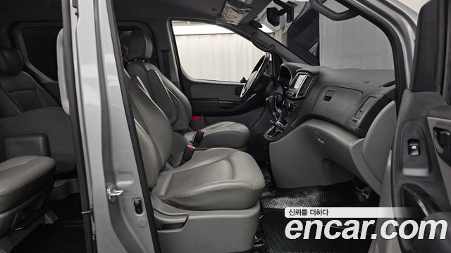 Hyundai Starex 2020 — photo 17