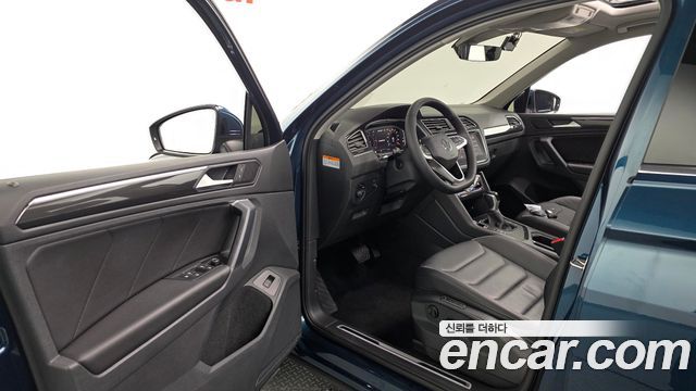Volkswagen Tiguan 2022 — photo 13
