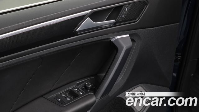 Volkswagen Tiguan 2022 — photo 22
