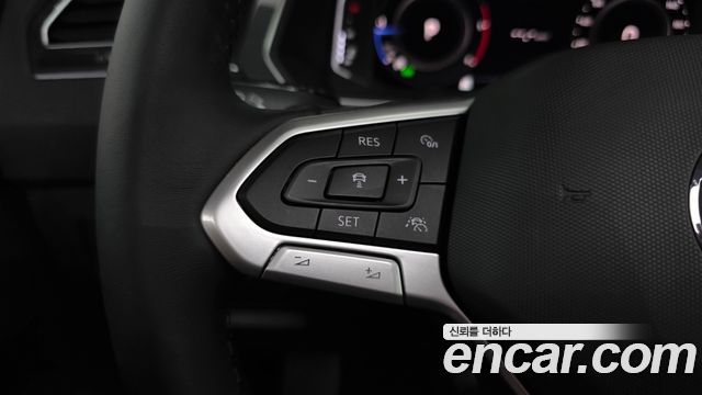 Volkswagen Tiguan 2022 — photo 24