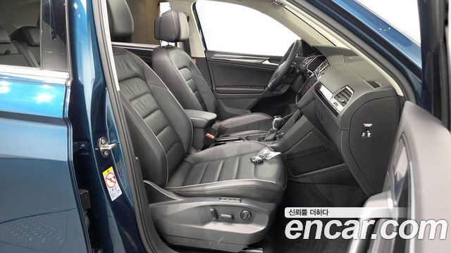 Volkswagen Tiguan 2022 — photo 16