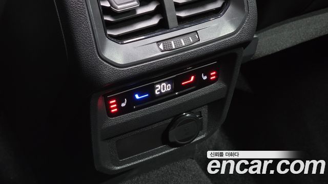 Volkswagen Tiguan 2022 — photo 32