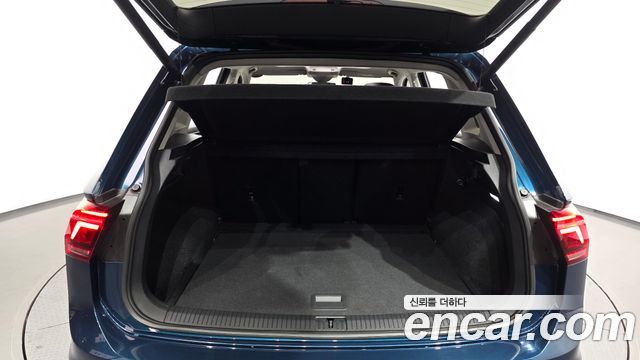 Volkswagen Tiguan 2022 — photo 34