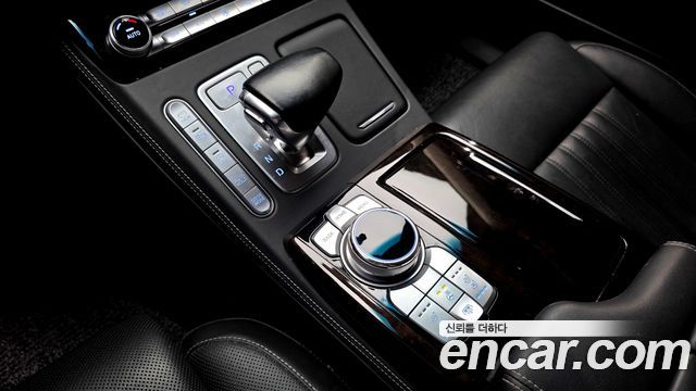 Genesis G90 2019 — photo 12