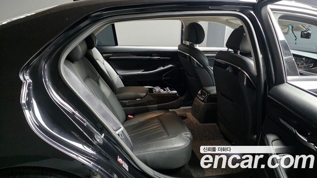 Genesis G90 2019 — photo 17