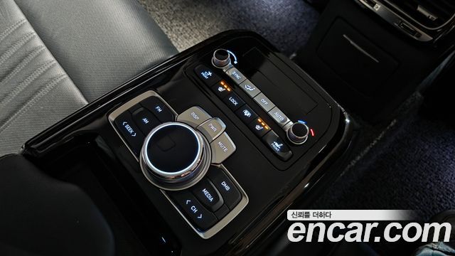 Genesis G90 2019 — photo 25