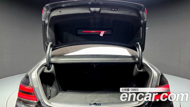 Genesis G90 2019 — photo 26