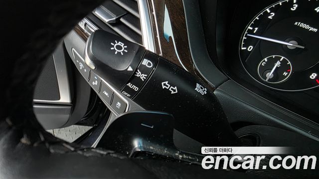 Genesis G90 2019 — photo 29