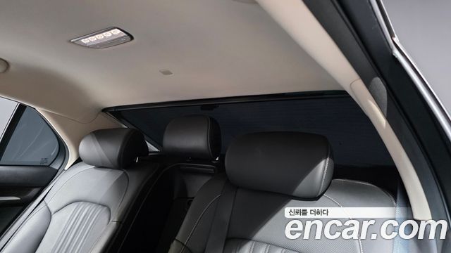 Genesis G90 2019 — photo 32