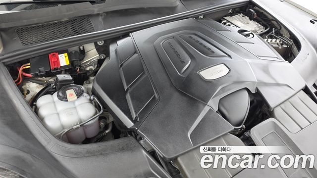 Porsche Cayenne 2020 — photo 6