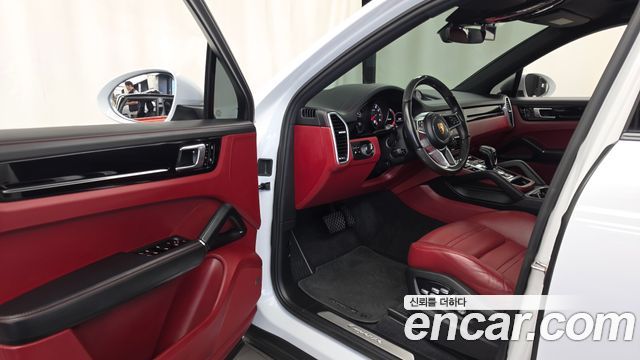 Porsche Cayenne 2020 — photo 13