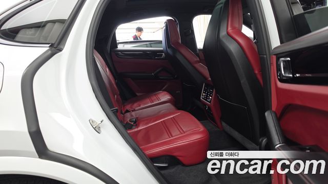 Porsche Cayenne 2020 — photo 18
