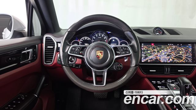 Porsche Cayenne 2020 — photo 19