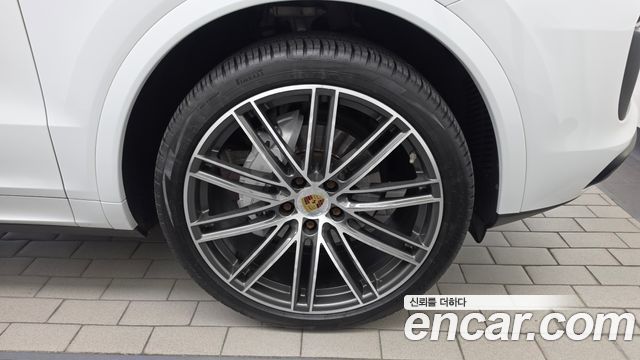 Porsche Cayenne 2020 — photo 7