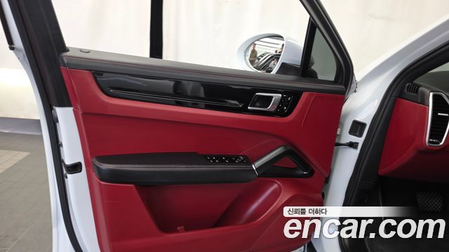 Porsche Cayenne 2020 — photo 14