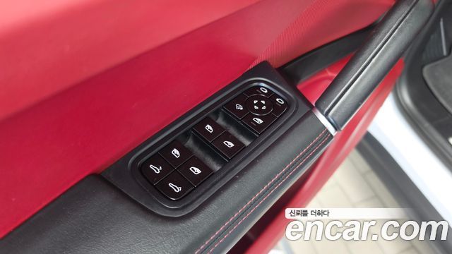 Porsche Cayenne 2020 — photo 30