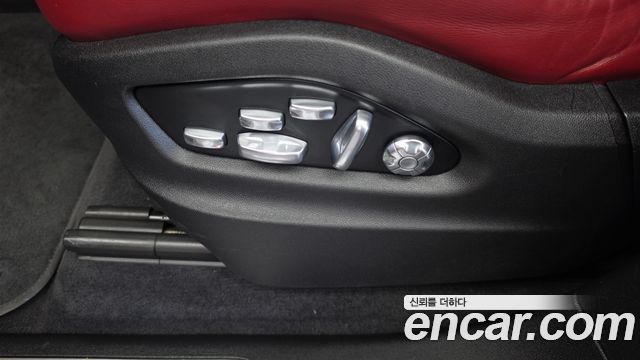 Porsche Cayenne 2020 — photo 32