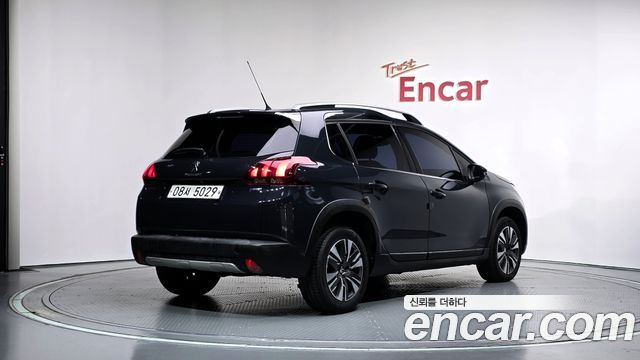 Peugeot 2008 2017 — photo 2