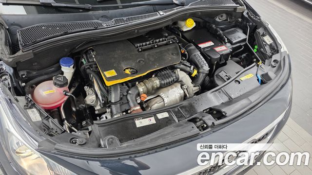 Peugeot 2008 2017 — photo 6
