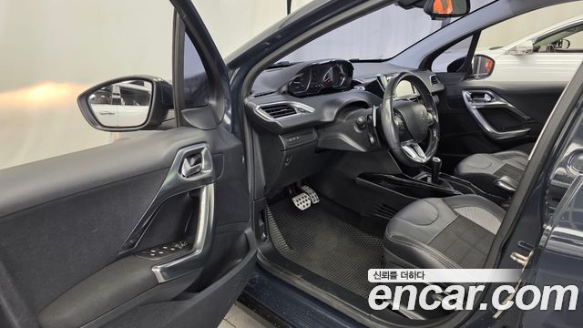 Peugeot 2008 2017 — photo 10