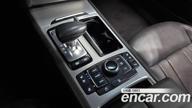 Genesis G80 2017 — photo 15