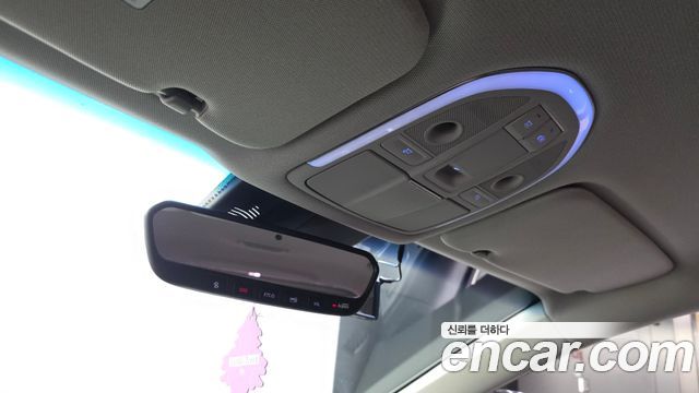 Genesis G80 2017 — photo 17
