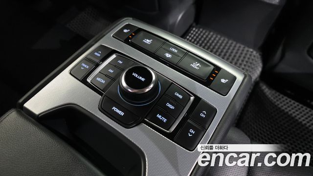 Genesis G80 2017 — photo 18