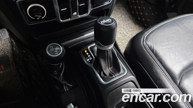 Jeep Wrangler 2019 — photo 12