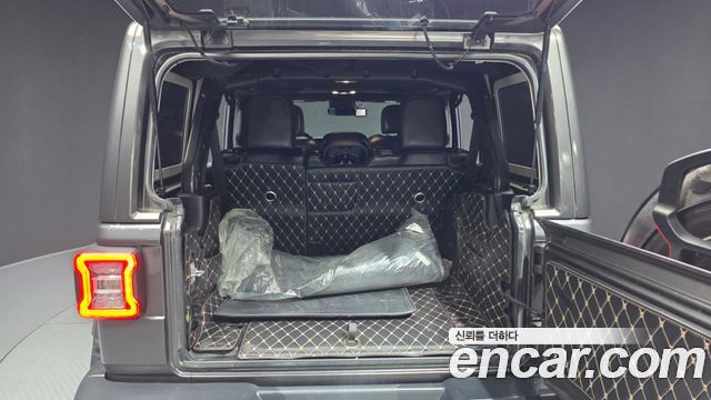 Jeep Wrangler 2019 — photo 26