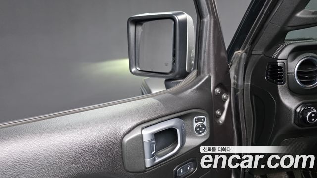Jeep Wrangler 2019 — photo 27