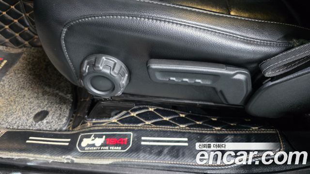 Jeep Wrangler 2019 — photo 28