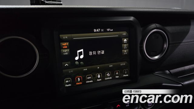 Jeep Wrangler 2019 — photo 30