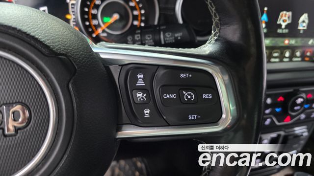 Jeep Wrangler 2019 — photo 32