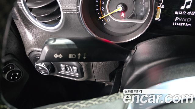 Jeep Wrangler 2019 — photo 33