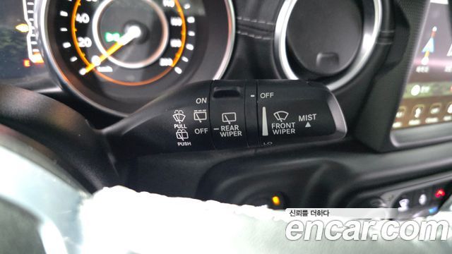 Jeep Wrangler 2019 — photo 34