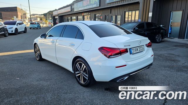 Mercedes-Benz A-Class 2023 — photo 4