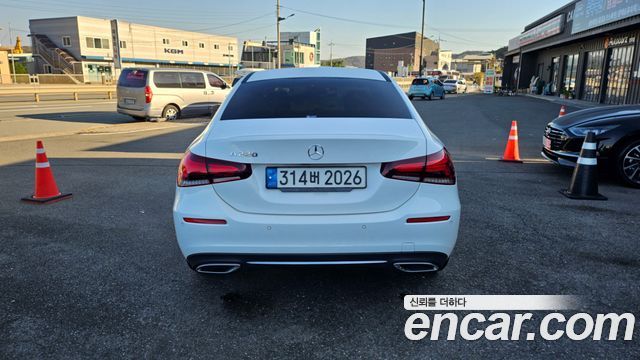 Mercedes-Benz A-Class 2023 — photo 5