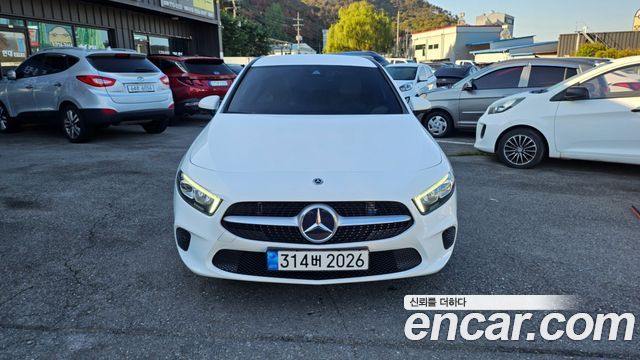 Mercedes-Benz A-Class 2023 — photo 11