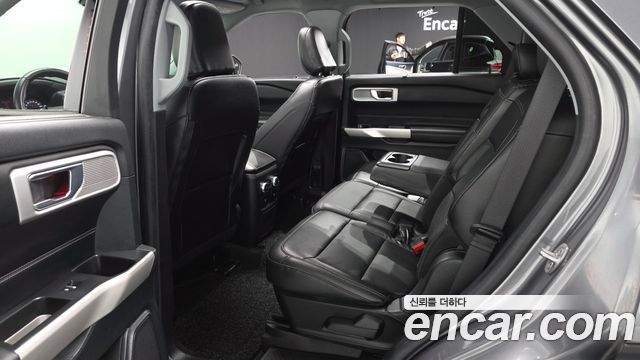 Ford Explorer 2022 — photo 11