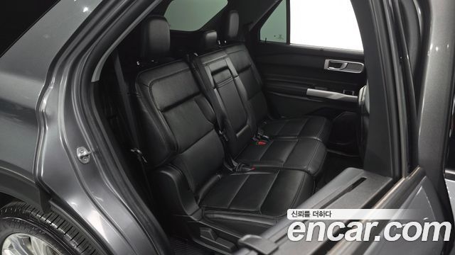 Ford Explorer 2022 — photo 12